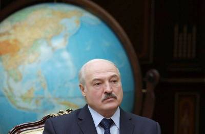 Тысячи людей вышли на улицы в Белоруссии с требованием отставки Лукашенко; милиция задержала более 300 человек