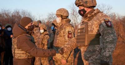 Зеленский посетил зону ООС в День Вооруженных сил Украины