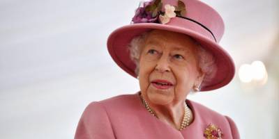 Королева Британии Елизавета публично объявит о своей вакцинации