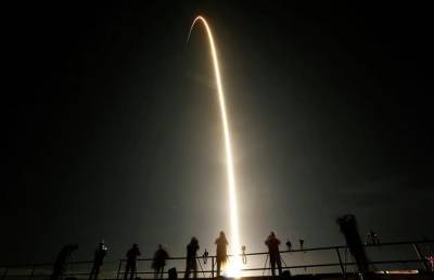 Во Флориде стартовала ракета Falcon 9 с грузовым кораблем Dragon