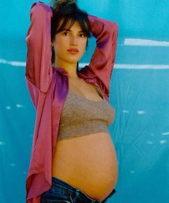 Самый стильный (и теплый) кроп-топ для беременных: показывает Жанна Дамас
