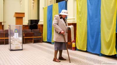 Украинка хотела проголосовать с паспортом СССР на выборах мэра Кривого Рога