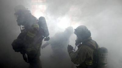 Два человека пострадали при пожаре в Корсакове