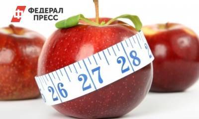 Россиянам рассказали, чем опасна предновогодняя диета