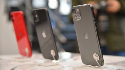Apple бесплатно заменит сломанные экраны у iPhone 11