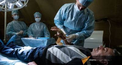 Первые мобильные бригады российских медиков приступили к оказанию помощи в Карабахе