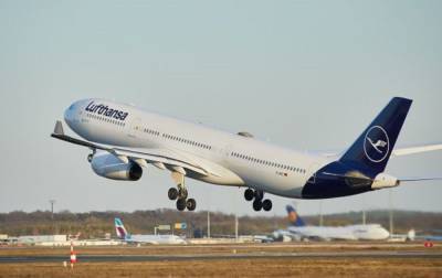 Авіакомпания Lufthansa увольняет почти 50 тысяч сотрудников из-за пандемии
