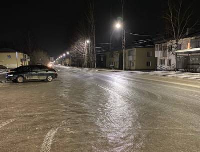 На севере Свердловской области прошел ледяной дождь. Машины и дороги покрылись льдом