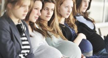 Российских студентов призвали усиленно рожать