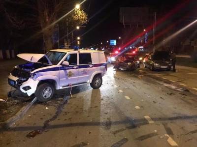 В Ростове сегодня ночью произошло ДТП с участием патрульного автомобиля