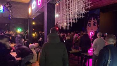 Карантинный хип-хоп: в Киеве в ночном клубе несмотря на запрет собрались более 500 гуляк