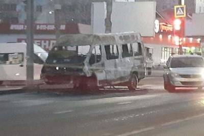 В Смоленске сгорела вышедшая в рабочий рейс маршрутка