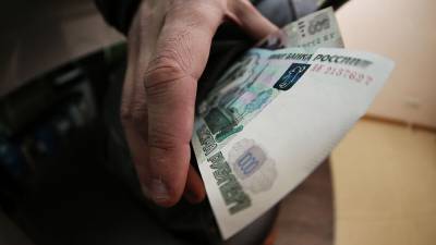 В Астрахани мошенники обманули пенсионерку, пообещав заработок на бирже