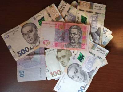 Гривна "подбила" доллар: в обменниках ажиотаж, курс от Нацбанка - akcenty.com.ua - США - Украина