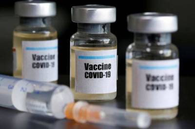 Массовую вакцинацию украинцев могут начать в середине 2021 года