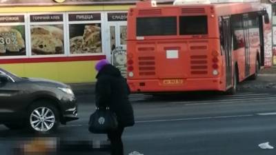 В Нижнем Новгороде погибла женщина, попытавшаяся остановить автобус