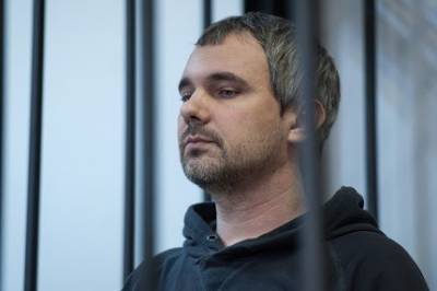 Суд разрешил фотографу Дмитрию Лошагину, осужденному за убийство жены, выйти из колонии