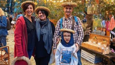 С родителями и сыном: Оля Цибульская очаровала сеть семейным фото