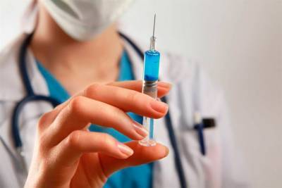 Ульяновские врачи и учителя прививку от коронавируса получат в декабре