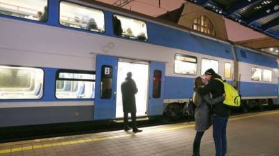 «Укрзализныця» назначила три дополнительных поезда на зимние праздники