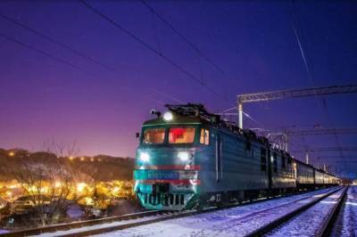 "Укрзализныця" назначила три дополнительных поезда на зимние праздники