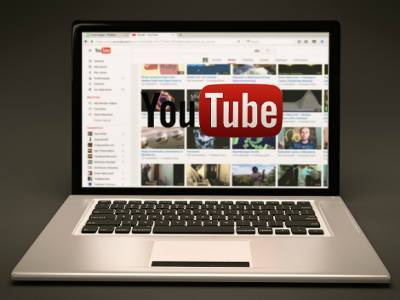 В Госдуме одобрили закон о санкциях для YouTube