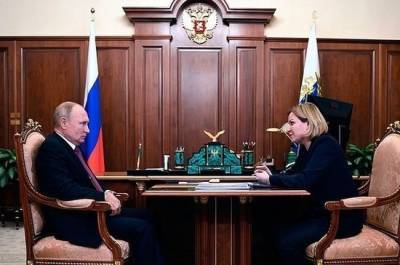 Путин напомнил, что «надо бы вернуть» часть Александро-Невской лавры