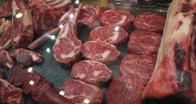 Минсельхоз не ожидает роста цен на мясо при переходе к "плоской" пошлине