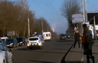 Как водители пропускают скорую в Украине: скандальное видео