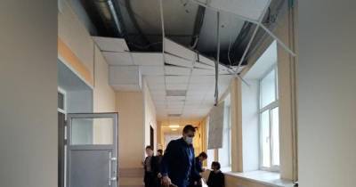 Навесной потолок обрушился в подмосковной школе