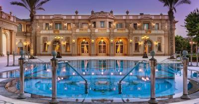 В Израиле продают самый дорогой в стране дворец, который принадлежит российскому олигарху родом из Мариуполя.