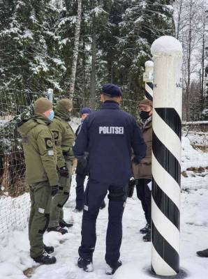 В Эстонии установили ограждение на первом участке новой инфраструктуры границы с Россией