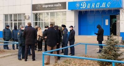 Очевидцы рассказали о ситуации в бассейне в Астрахани, где отравились 30 человек