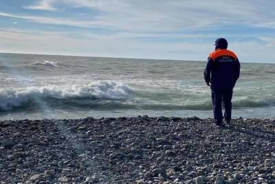 В Сочи спасатели прервали купание закалявшейся в холодной воде 16-летней девочки