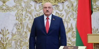 Лукашенко поручил "заставить болтающихся тунеядцев работать"