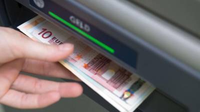 На 50% и более: в Германии стремительно растет плата за услуги банков