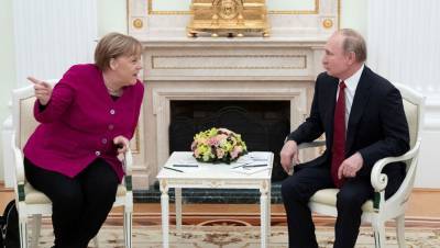 Меркель и Путин обсудили ситуацию с Навальным