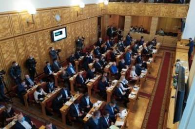 Депутаты-венгры Закарпатья сорвали первую сессию облсовета