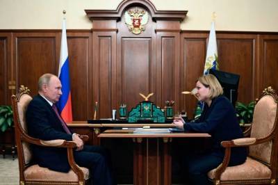 Путин отметил, что нужно вернуть РПЦ ряд объектов Александро-Невской лавры