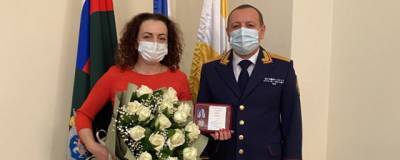 Двух медсестер в Ессентуках наградили за спасение коллеги от нападения мужа