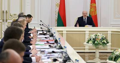 Лукашенко пообещал белорусам "красивую, демократичную схему" управления государством