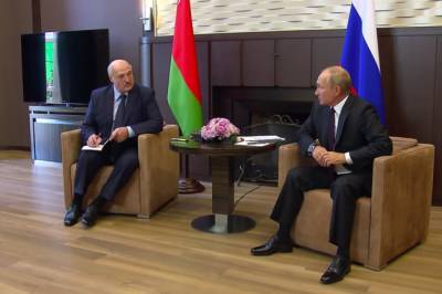 «Путин продолжает нести этот чемодан без ручки»: о поддержке Лукашенко из Кремля
