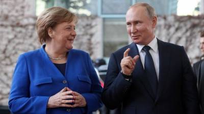 Путин и Меркель обсудили ситуацию в Карабахе и борьбу с коронавирусом