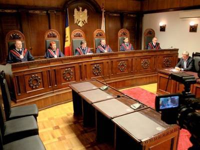 Конституционный суд Молдавии приостановил действие законопроекта о переподчинении госбезопасности от президента парламенту