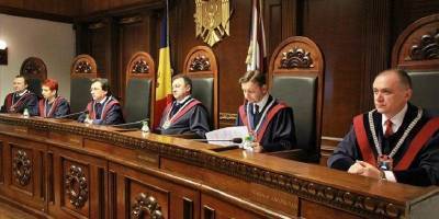 Конституционный суд Молдовы приостановил ограничения полномочий президента