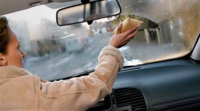 Как бороться зимой или в дождь с запотеванием стекол в салоне авто