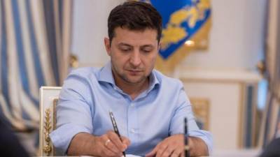 Зеленский подписал законы о поддержке бизнеса во время карантина