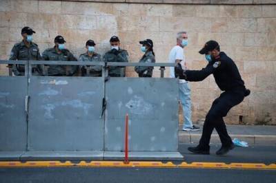 Митинги против Нетаниягу в Иерусалиме: миллион шекелей потрачен на заграждения