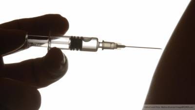 Трамп гарантировал приоритет граждан США в снабжении вакциной от COVID-19