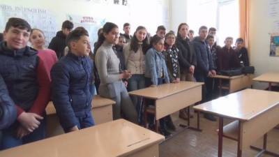 Власти Карабаха снабдят школьников гаджетами для дистанционной учебы